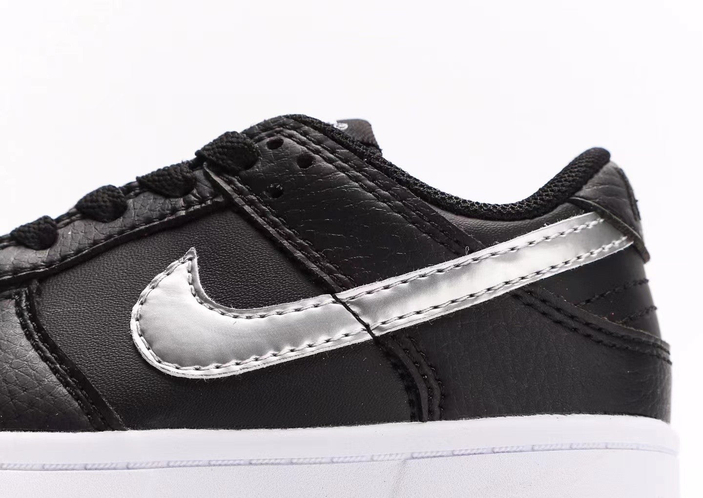 Nike Dunk Low EMB 75th Anniversary Spurs Infantil