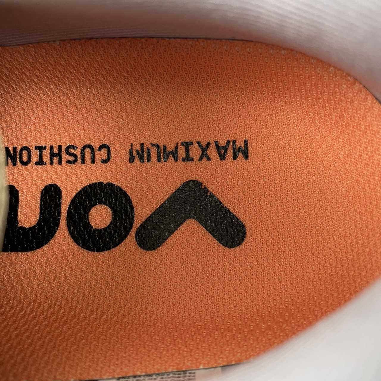 Nike Vomero Premium Orange Pink.