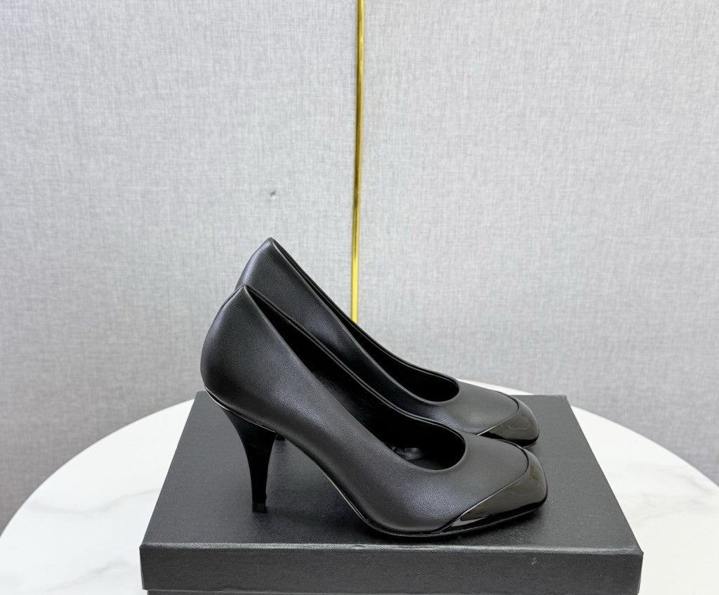 Chanel Square-Toe Cap-Toe Pumps in Black Leather. Salto 9 cm.