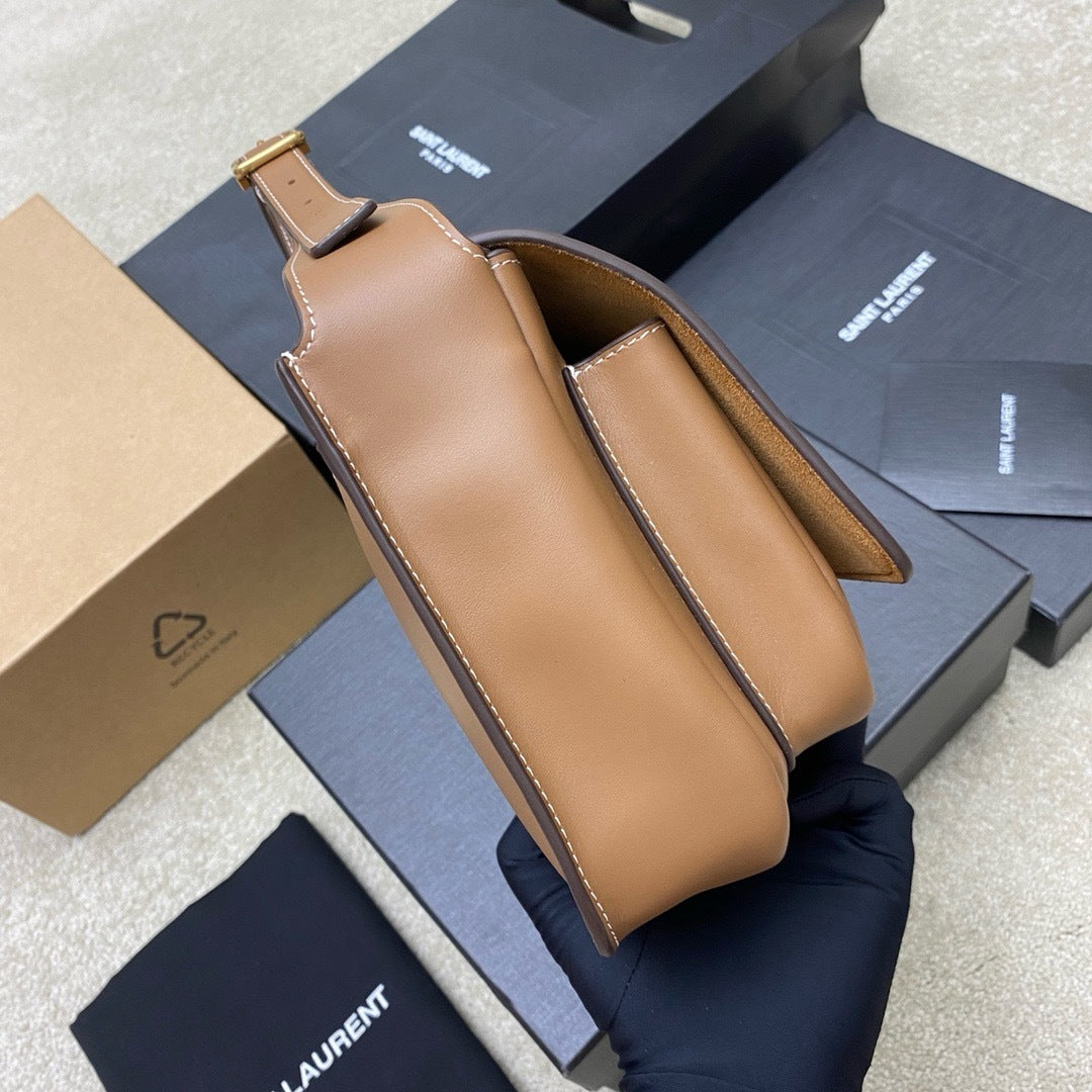 Saint Laurent Niki Saddle Shoulder Bag Cortiça Ferragens Douradas