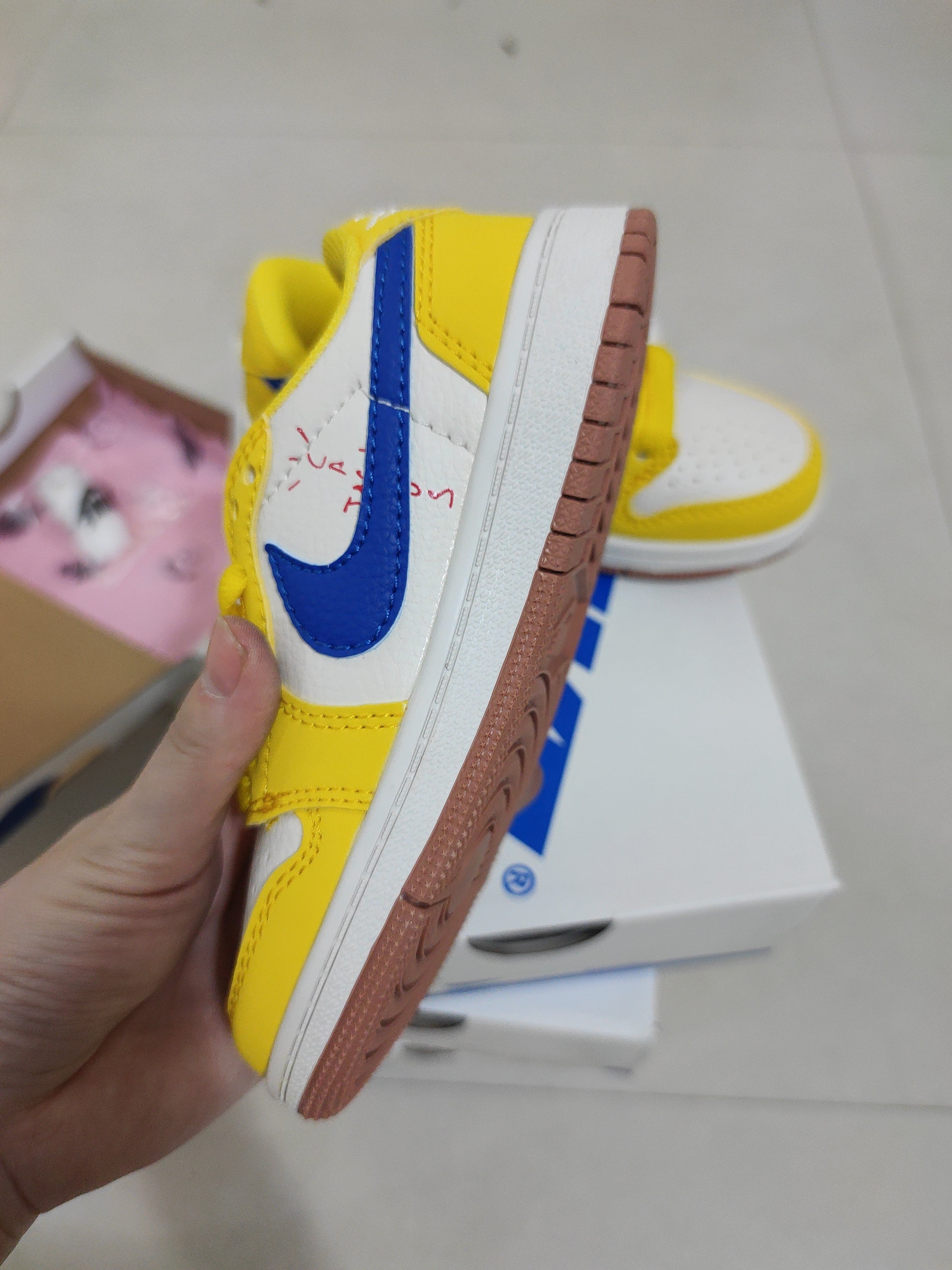 Jordan 1 Retro x Travis Scott Yellow Infantil – Manfrim Store