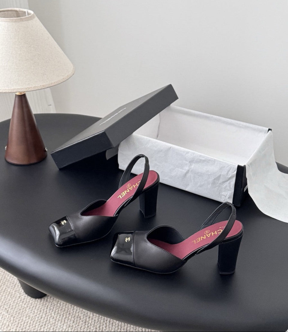Chanel Slingback Block Heel  Black  Patent. Salto 9 cm.