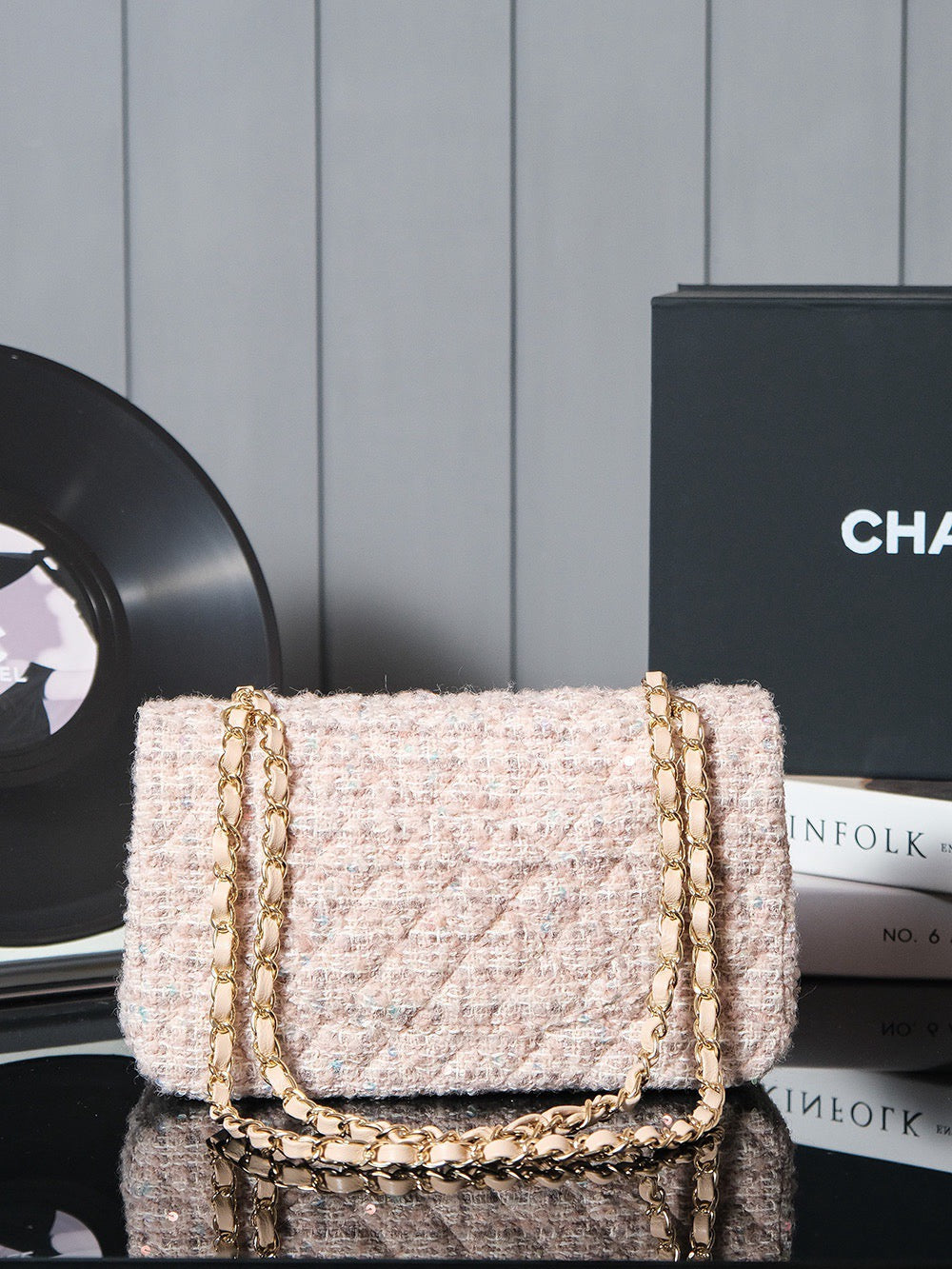 Chanel Classic Flap tweed rosa e branco