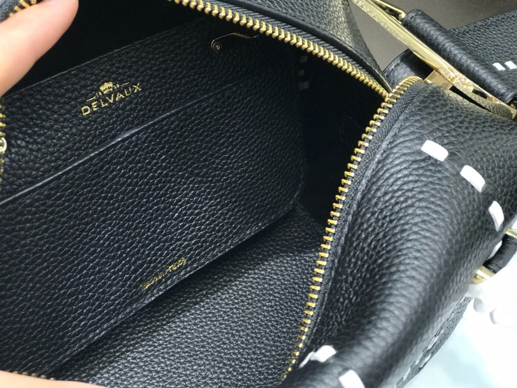 Delvaux Cool Box Black Costura Contrastante