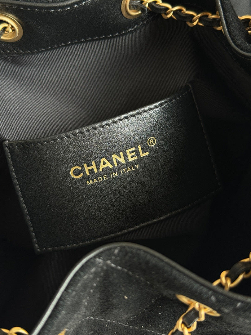 Bolsa Hobo  Chanel 25 em camurça Black Small