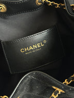 Bolsa Hobo  Chanel 25 em camurça Black Small