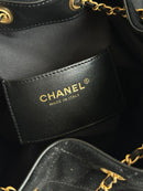 Bolsa Hobo  Chanel 25 em camurça Black