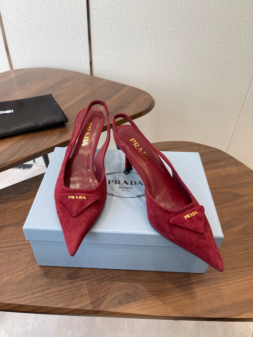 Prada Scarpin Slingback Pumps Suede Rede