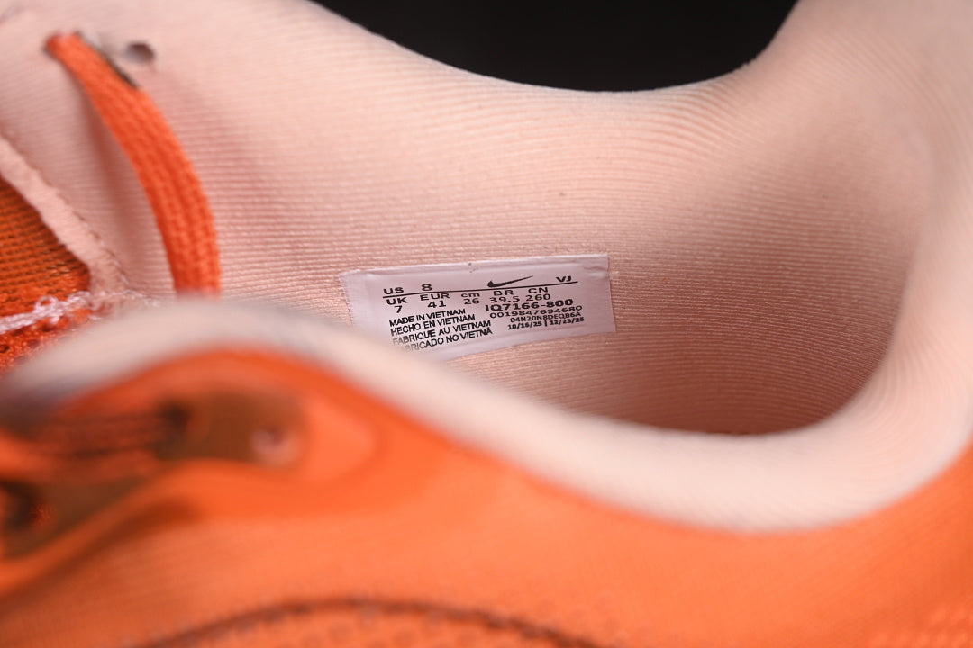 Nike Vomero Premium x Melitta Baumeister Total Orange Chalk .