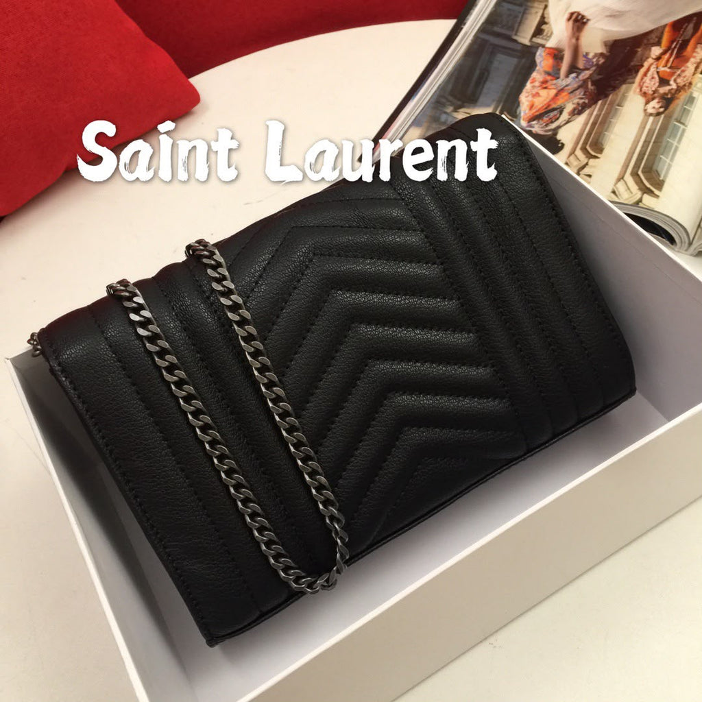 Yves Saint Laurent Envelope Black Ferragens Douradas