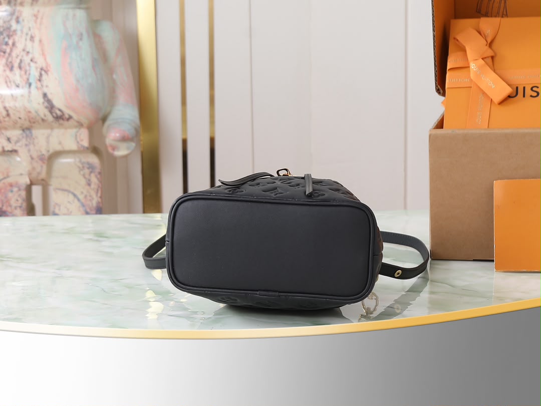 Louis Vuitton Bag  Bucket Coussin
