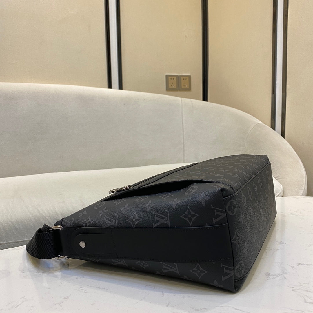 LOUIS VUITTON Odessey MM Shoulder Bag M44224