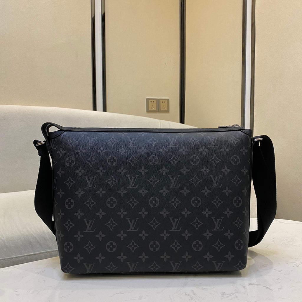 LOUIS VUITTON Odessey MM Shoulder Bag M44224