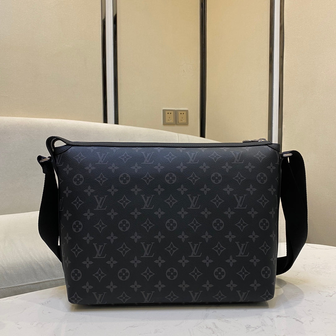 LOUIS VUITTON Odessey MM Shoulder Bag M44224