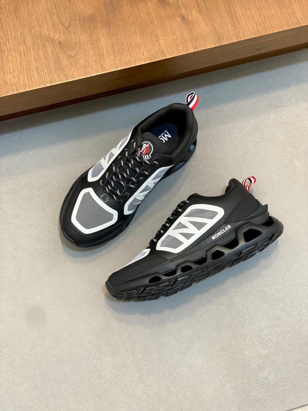 Tênis Moncler Leave No Trace Black / Grafite