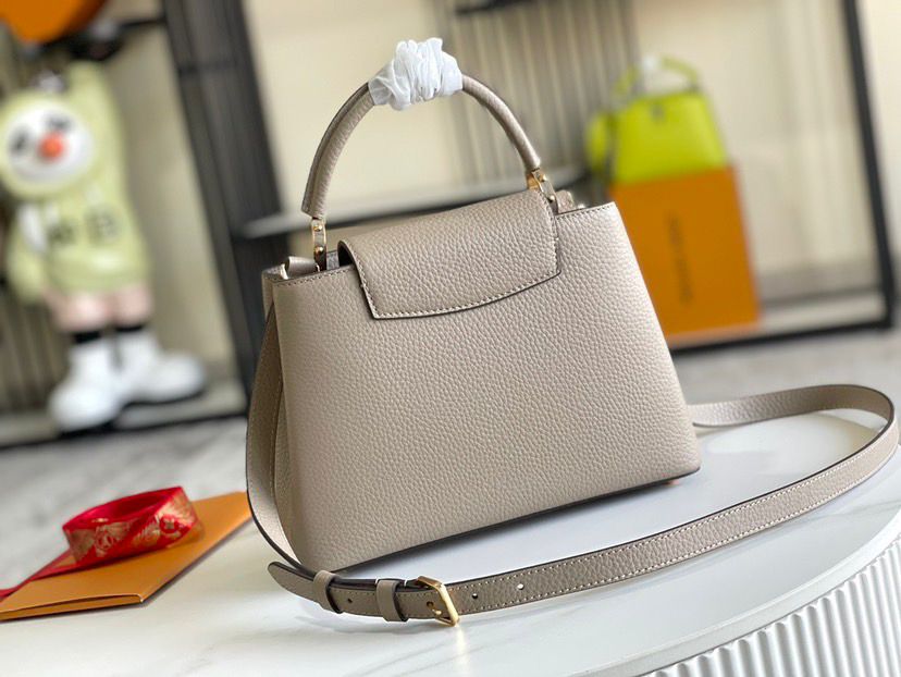Louis Vuitton Capucines BB