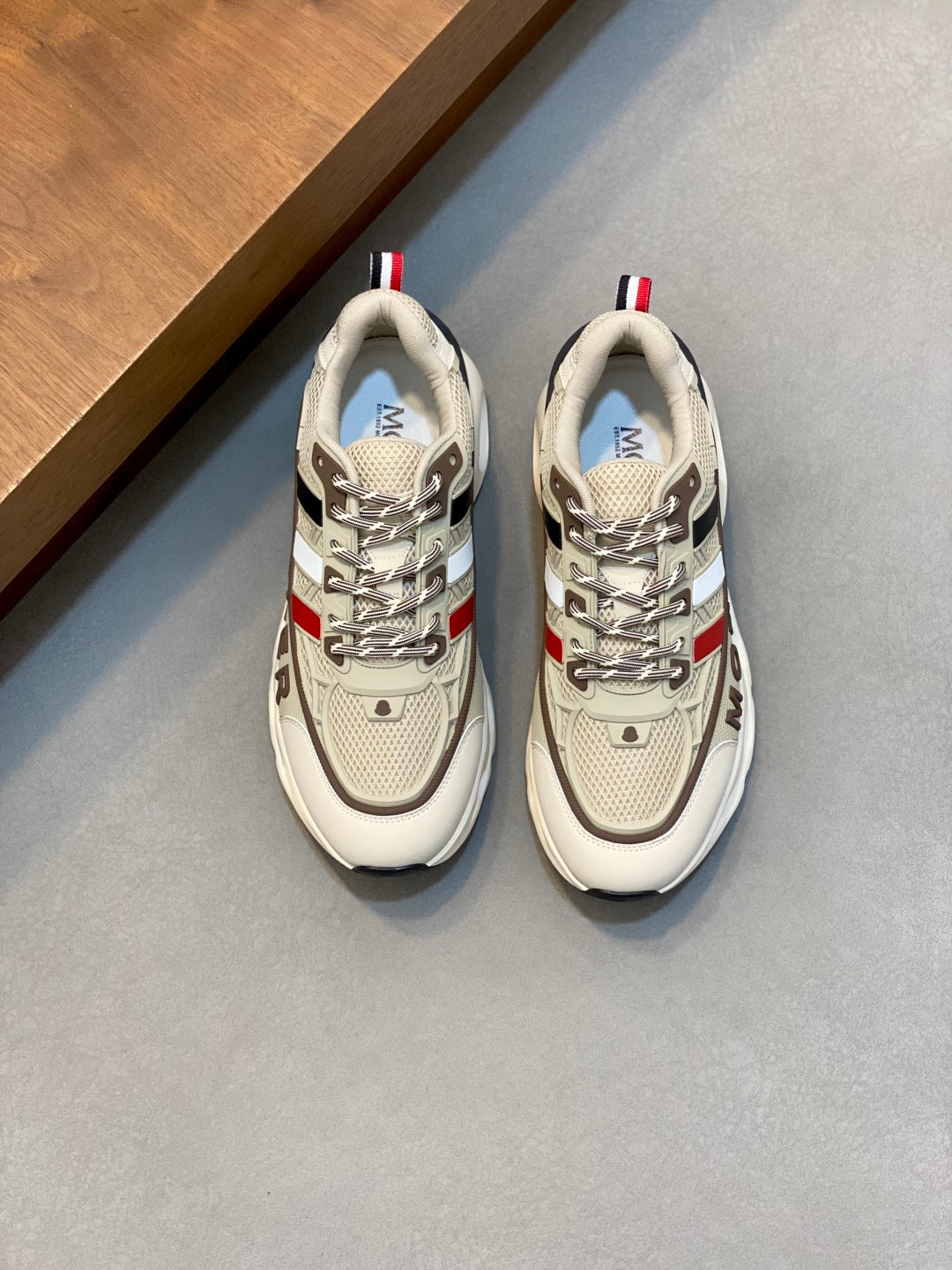 Tênis Moncler Leave No Trace Beje