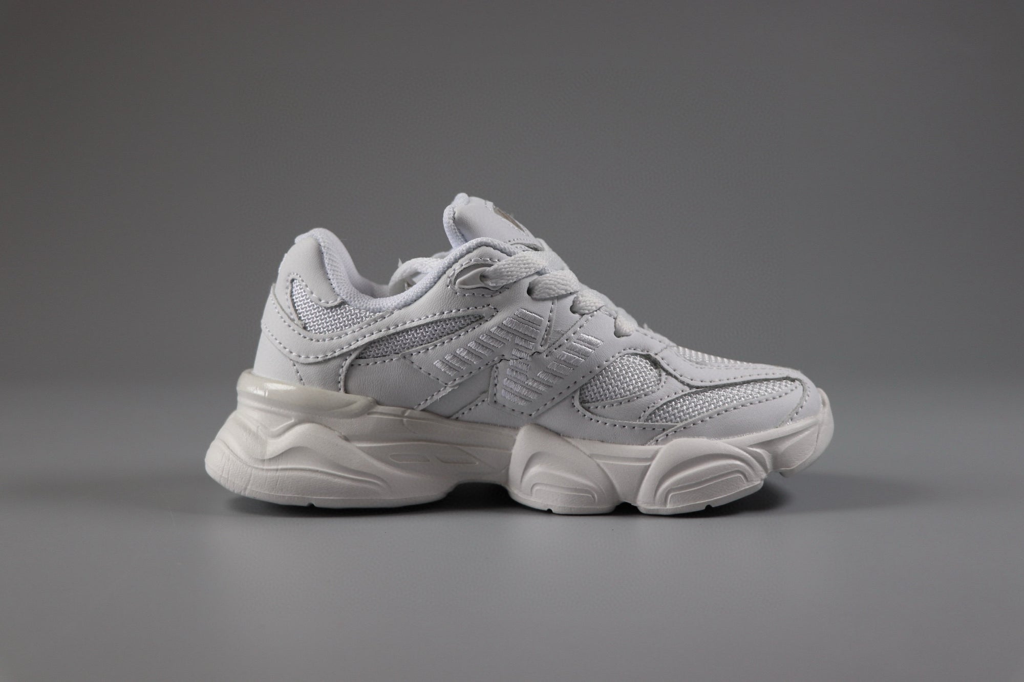 New Balance white infantil