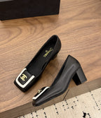 Chanel Blazy Turnlock Pumps Black Ivory. Salto 5 cm.