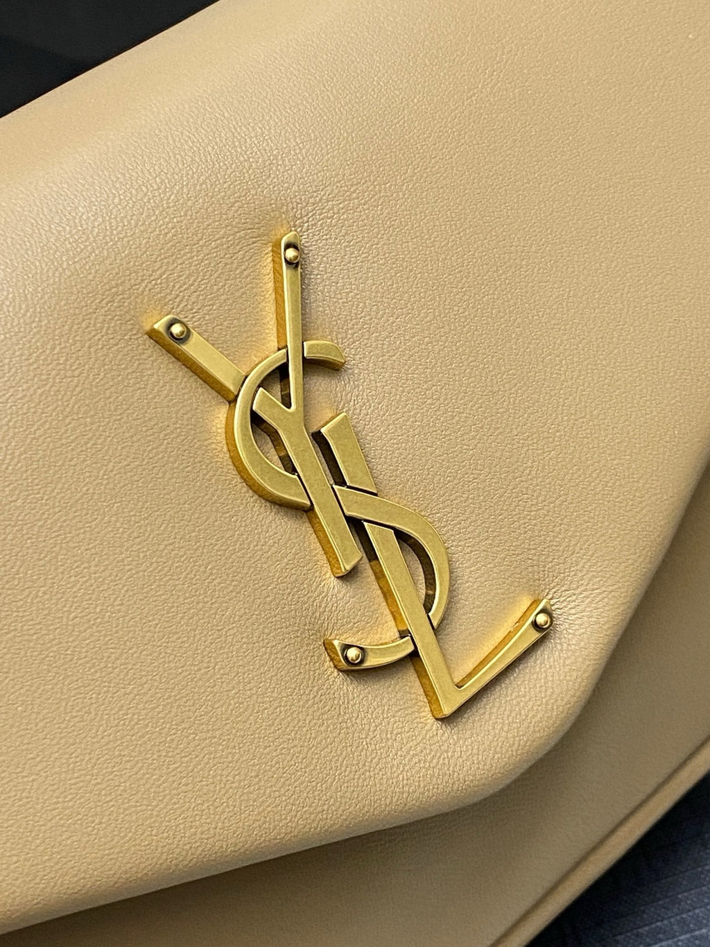 Yves Saint Laurent Calypso Lambskin Bege Ferragens Douradas