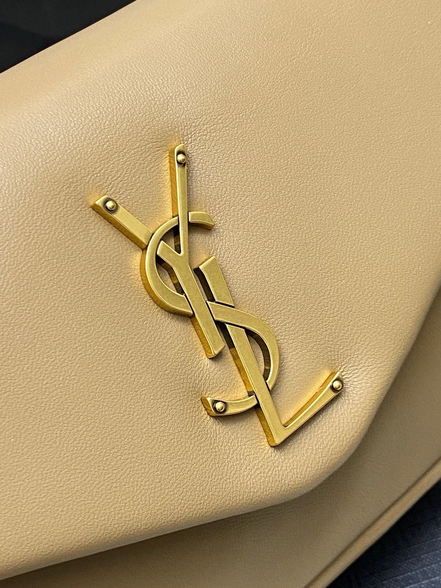 Yves Saint Laurent Calypso Lambskin Bege Ferragens Douradas