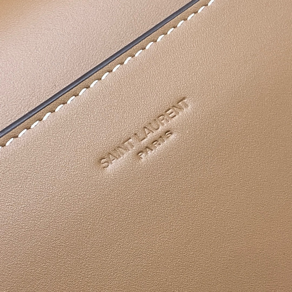 Saint Laurent Niki Saddle Shoulder Bag Cortiça Ferragens Douradas