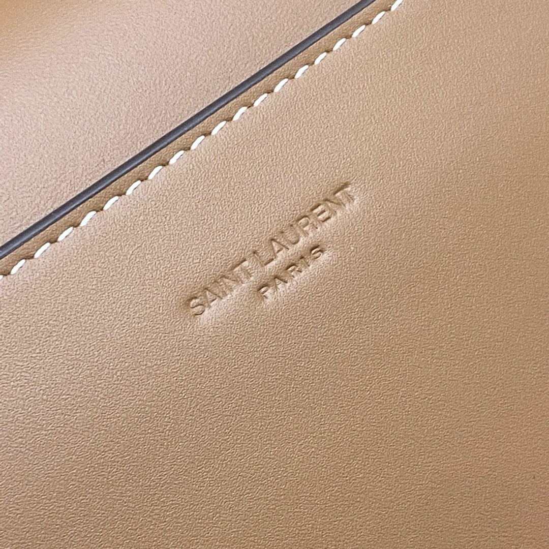 Saint Laurent Niki Saddle Shoulder Bag Cortiça Ferragens Douradas