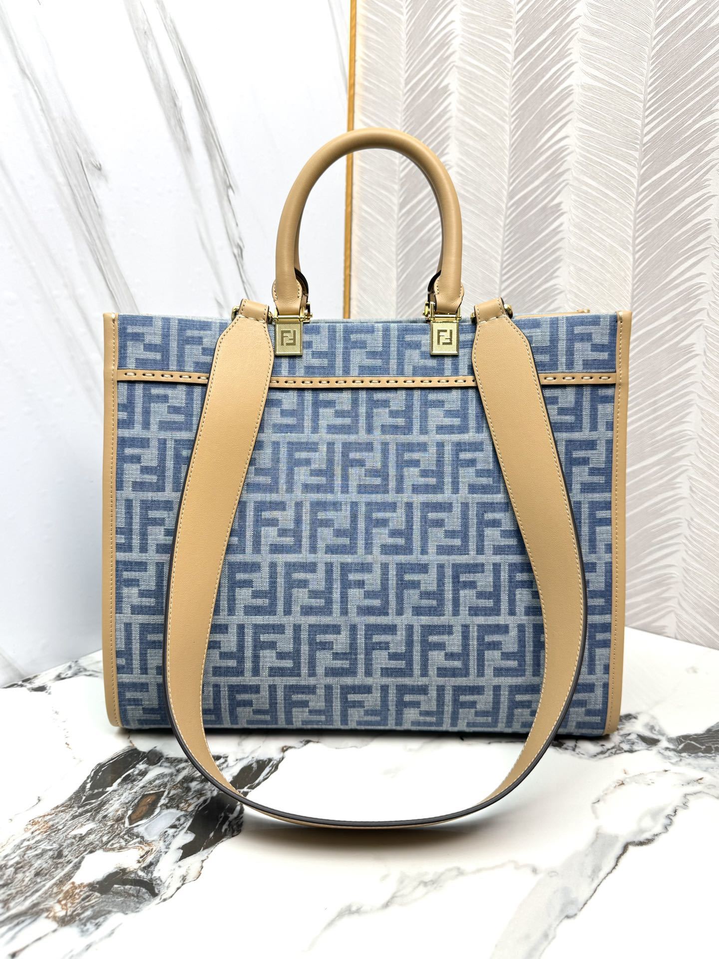Fendi Sunshine Tote Roma