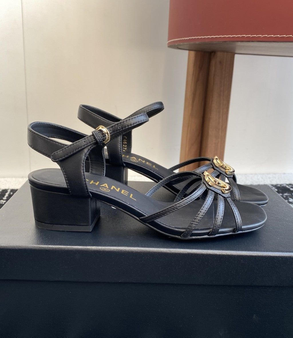 Chanel Interlocking CC Strappy Block Heel Sandal Black. Salto 4,5 cm.
