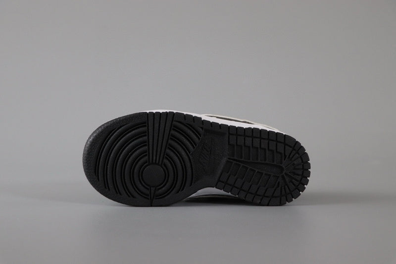 Nike SB Dunk Low Silver Surfer infantil