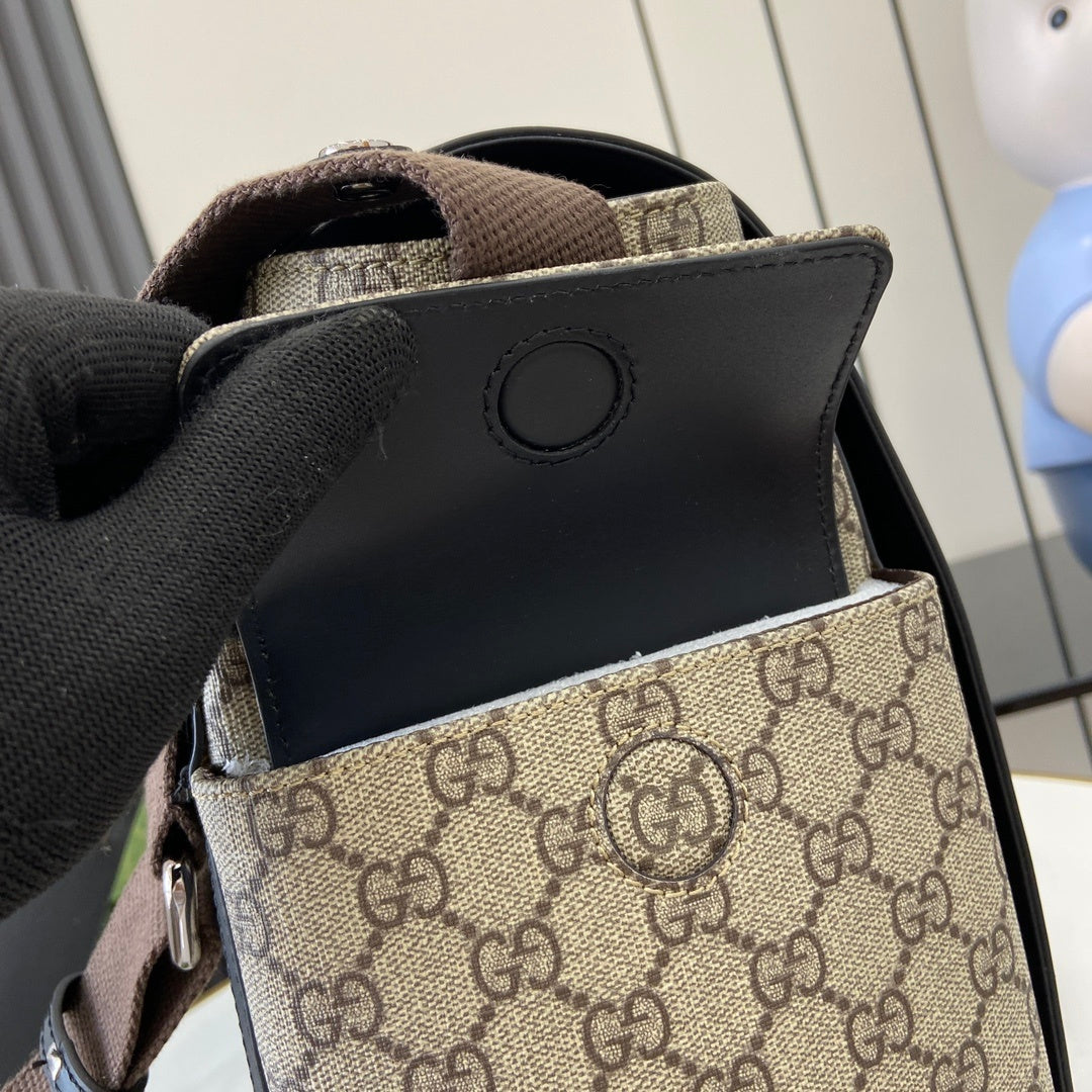 Gucci GG Supreme Diaper Bag Beje