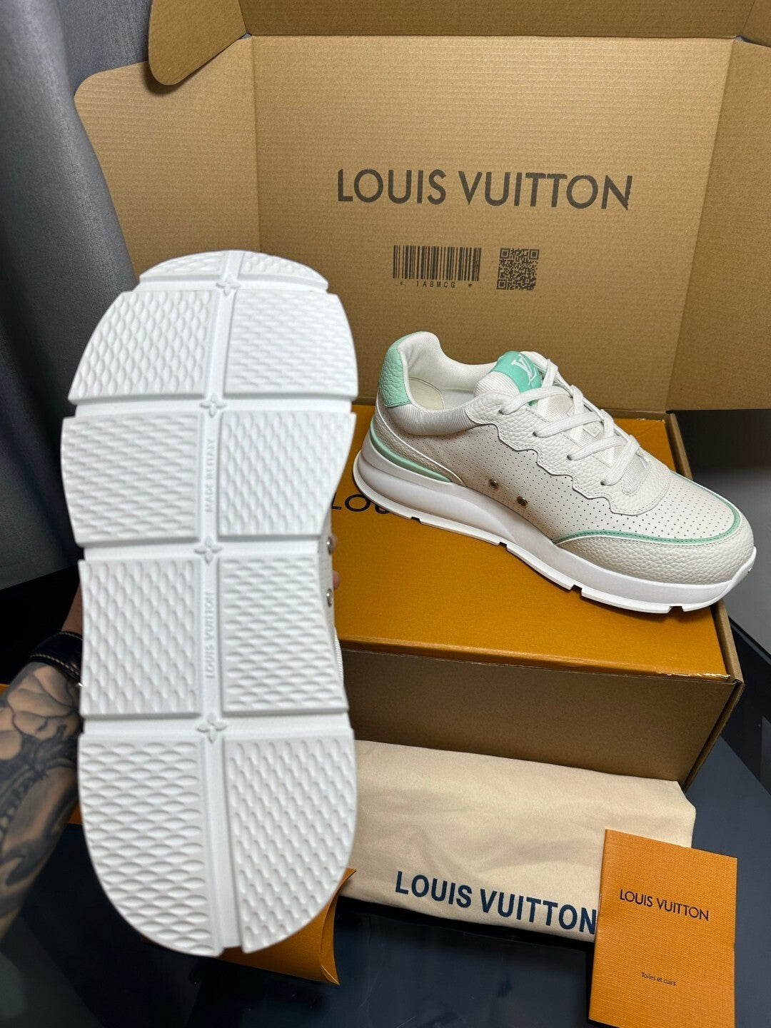 Louis Vuitton classic white green water