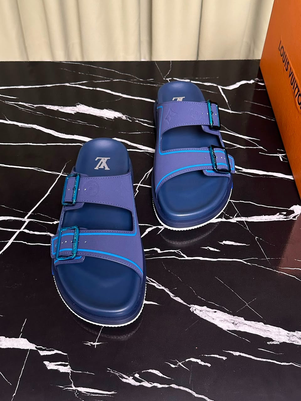 Sandália Louis Vuitton Trainer Mule Naty