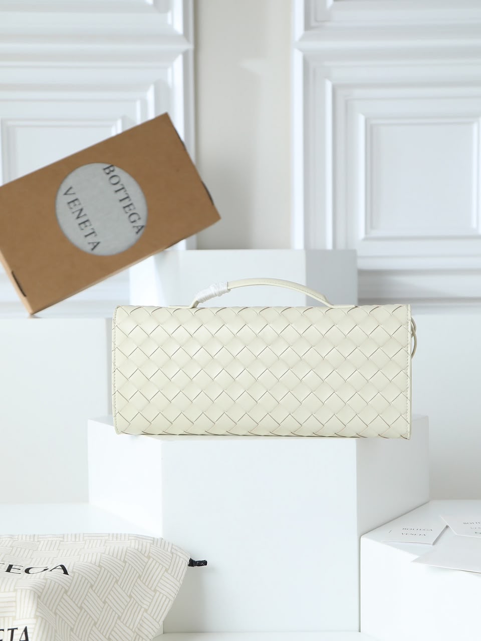 Bottega  Long Andiamo Clutch
