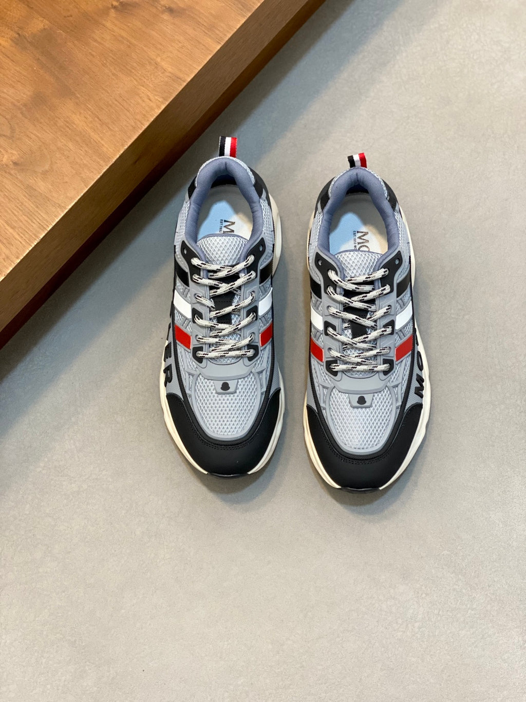 Tênis Moncler Leave No Trace Cinza
