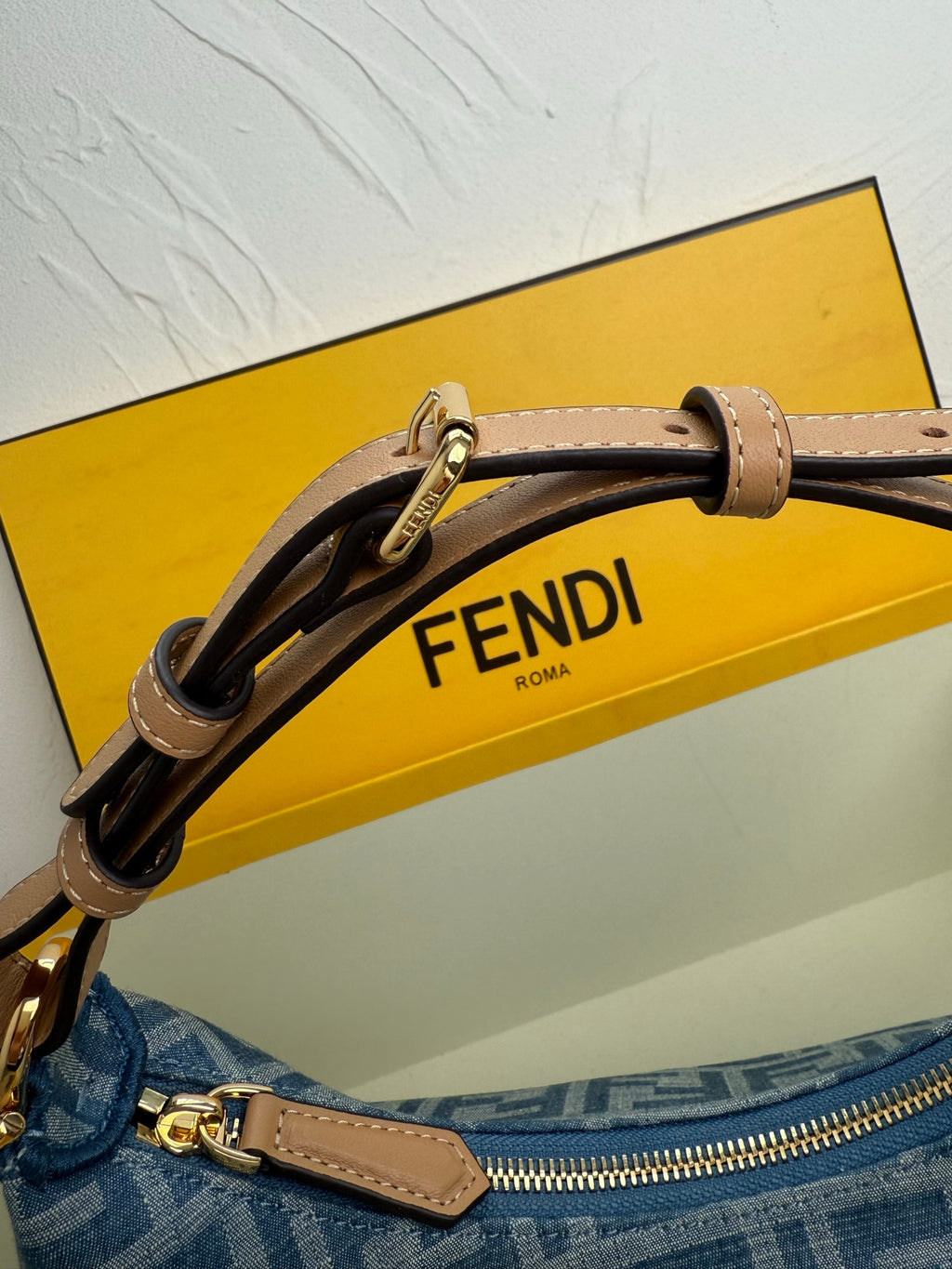 Fendi Fendigraphy Small Azul