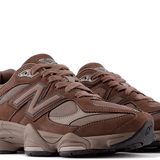 New Balance 9060 cortado Brown
