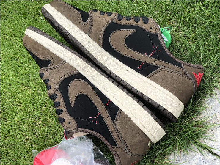 Jordan 1 Retro Low OG SP Travis Scott Dark Mocha CQ4277-001.