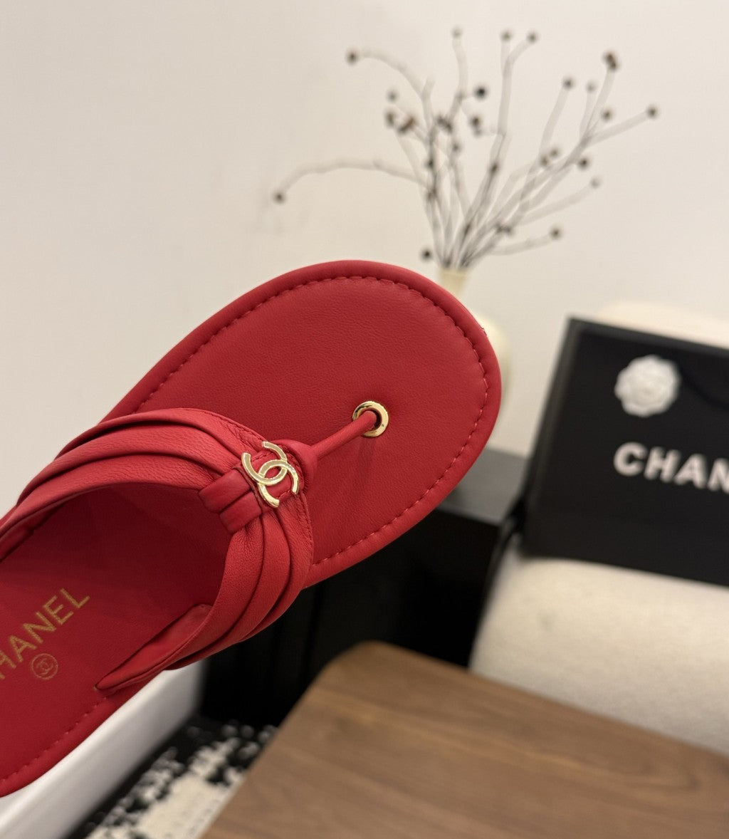 Chanel Thong Sandals Red.