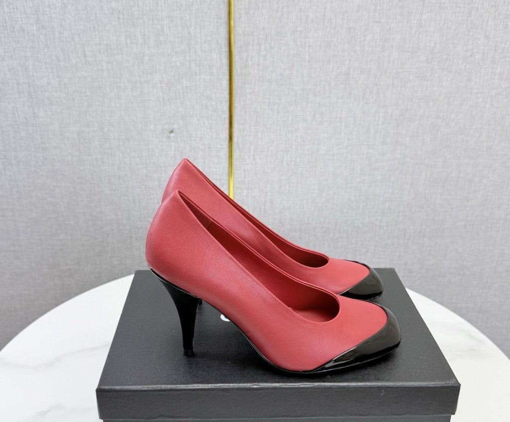 Chanel Square-Toe Cap-Toe Pumps in Red &  Black Leather. Salto 9 cm.