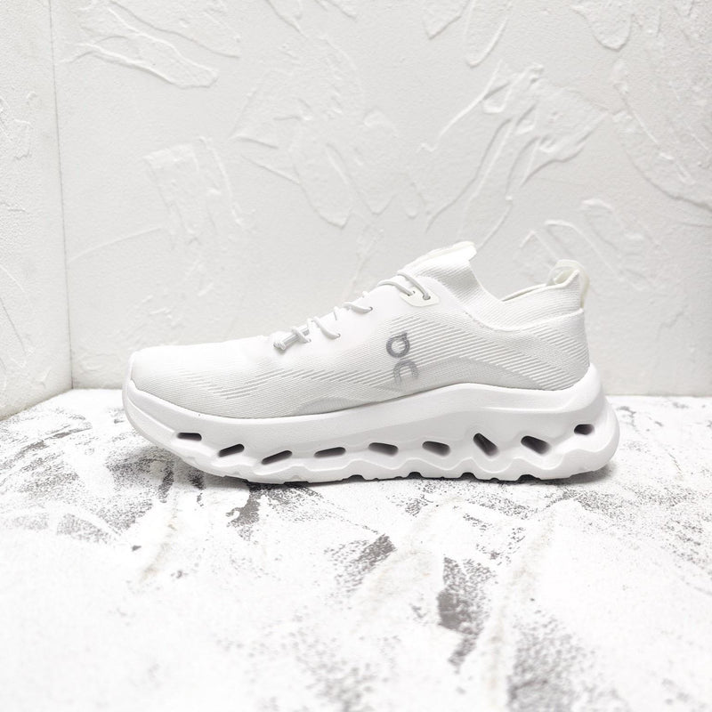 LOEWE x On Cloudtilt White