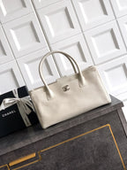Bolsa Chanel Executive Cerf Tote White