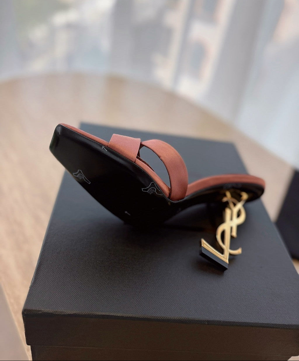 Saint Laurent  Mules Opyum Em Crepe De Cetim Manioc Brown