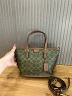 Coach Taxi Tote 21 Signature Green Ferragens Douradas