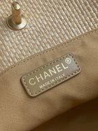 CHANEL Canvas com Efeito em Ráfia