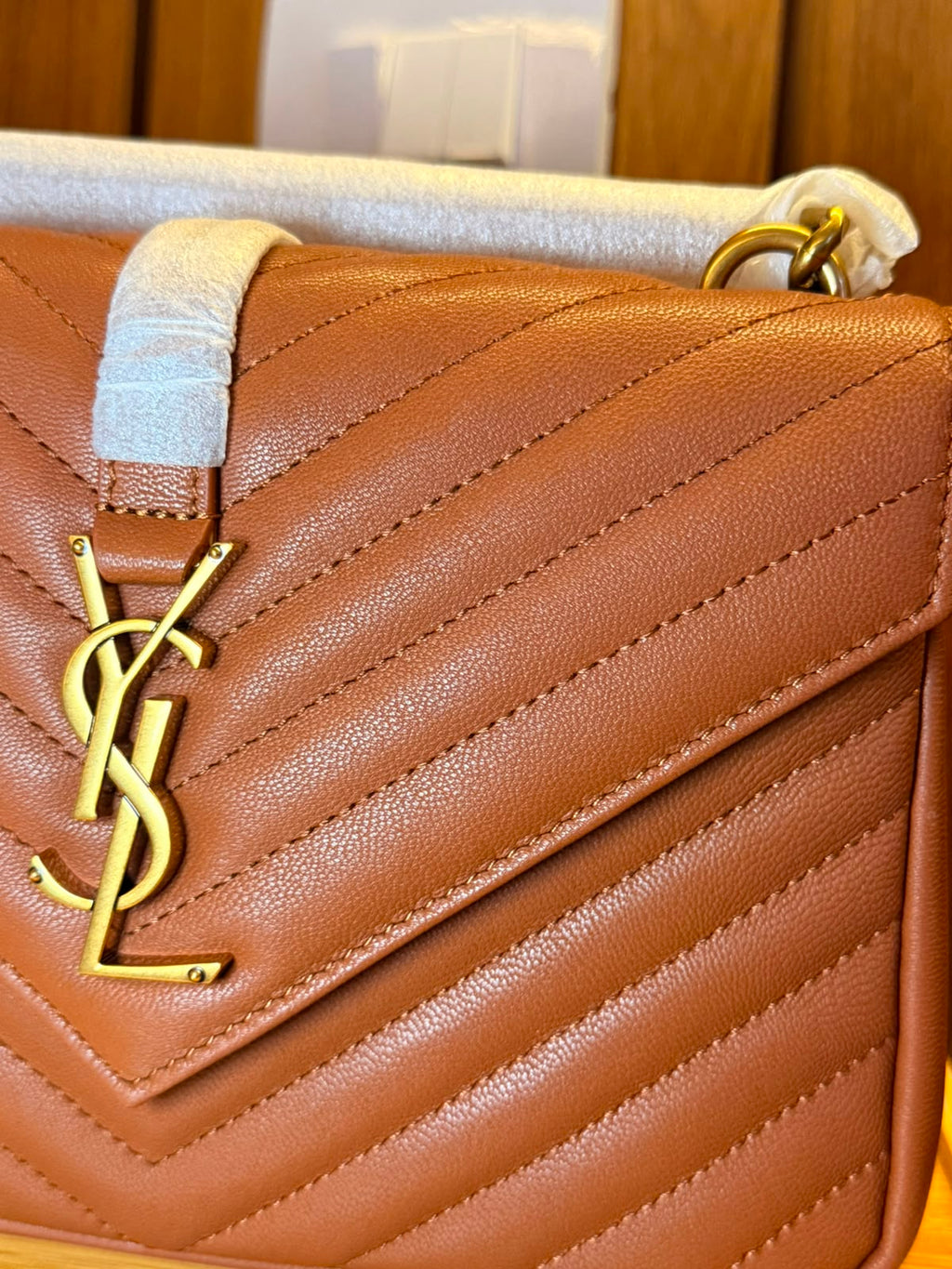 Yves Saint Laurent College Medium (Pronta entrega)