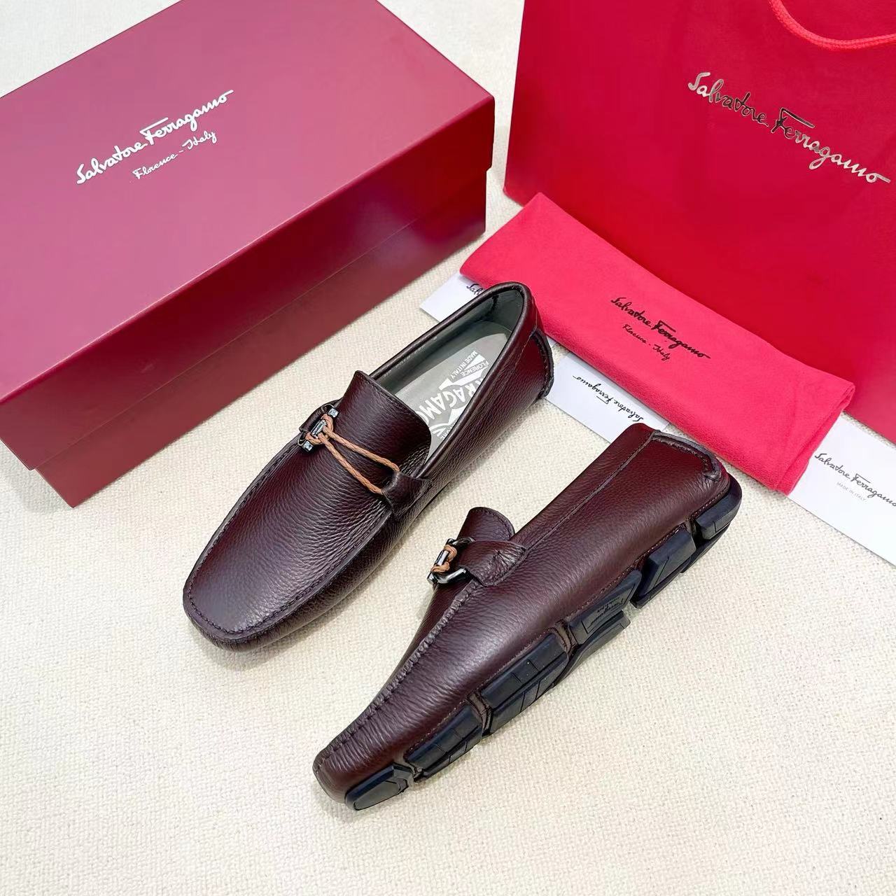 Mocassim Salvatore Ferragamo Front 4 Driving Shoe