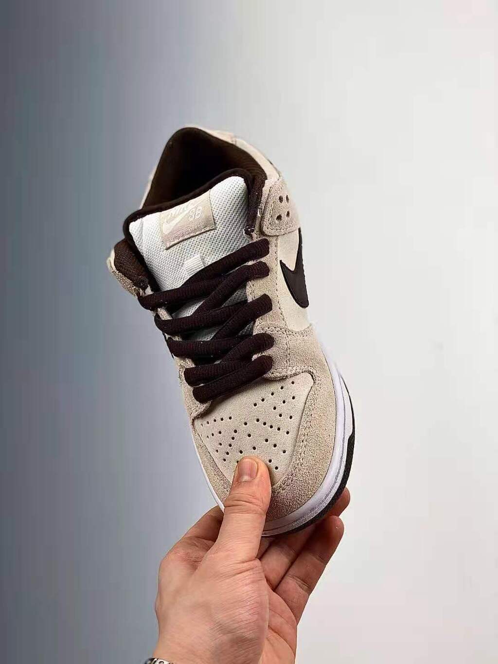 Nike sb dunk desert sand mahogany shop
