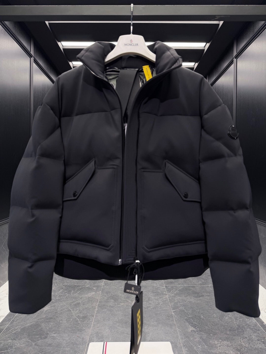 Moncler x EE72 by Edward Enninful Seymour Short Down Jacket Feminina