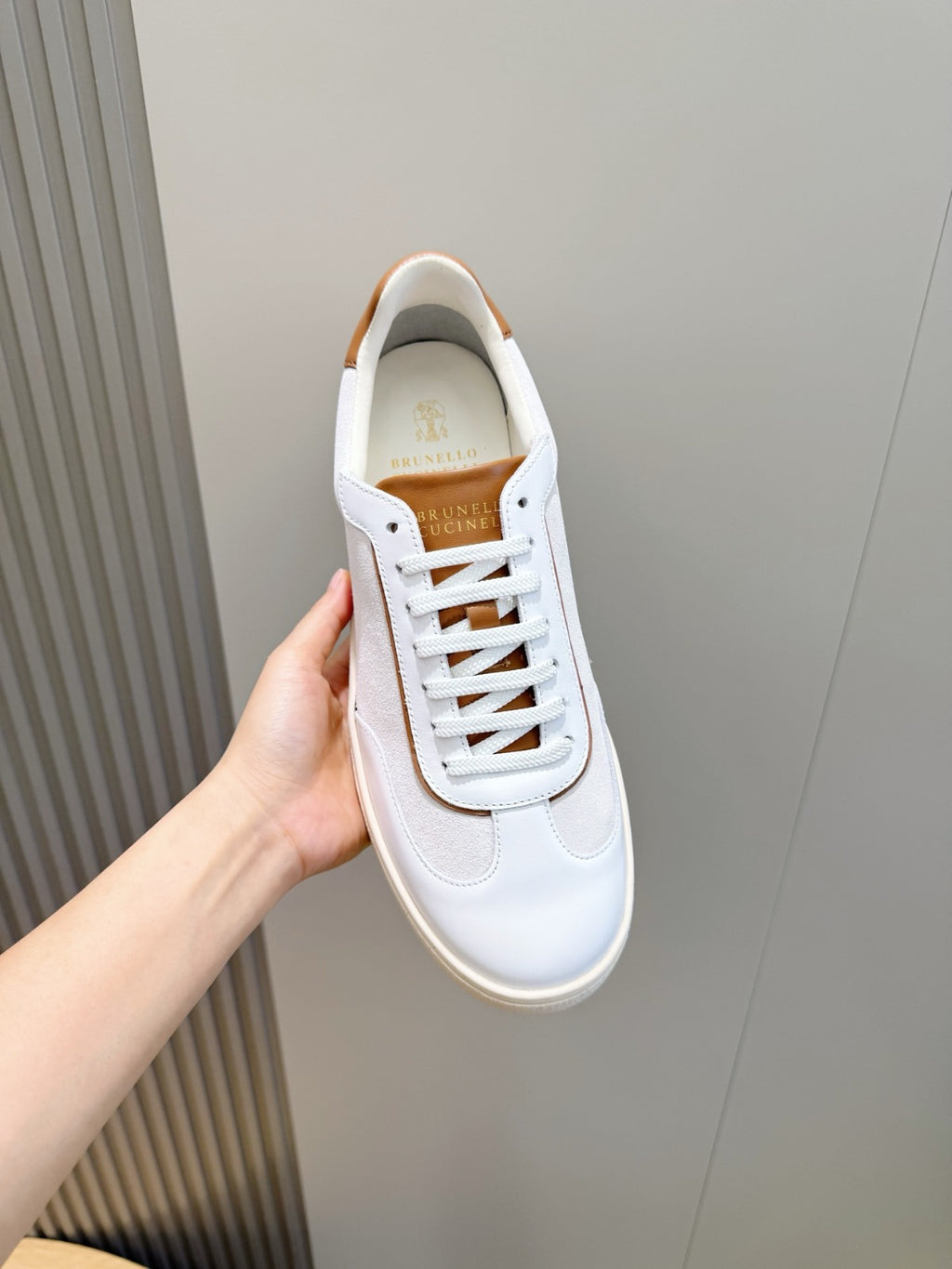 Brunello Cucinelli contrast-trimmed low-top Sneaker White/Tan Brown